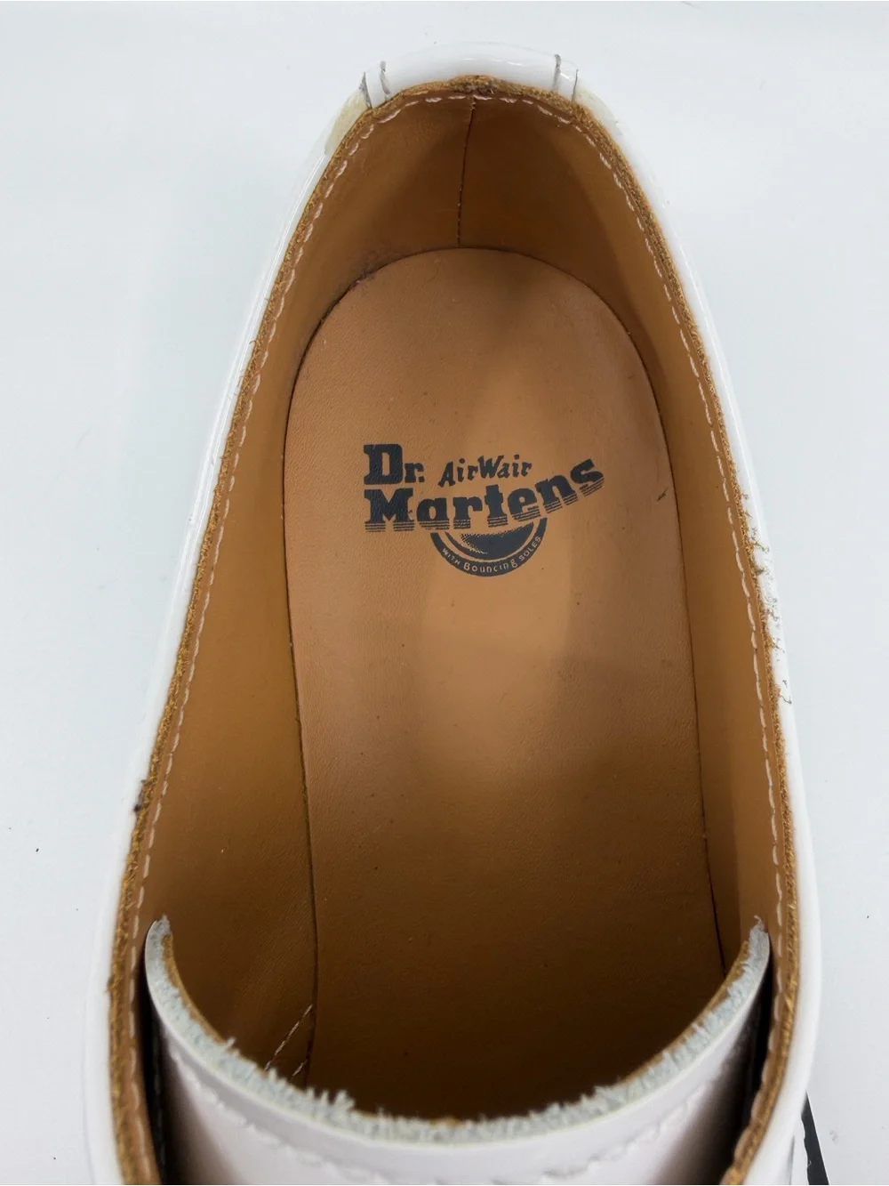 Dr. Martens 1461 Oxford shoes featuring a white patent leather upper SZ 10